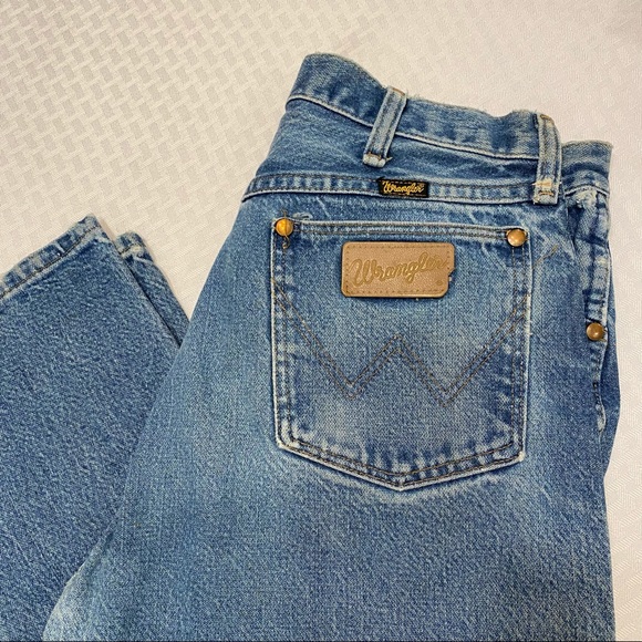 Vintage Wrangler classic high waisted jeans, regular and plus sizes available - Picture 2 of 6